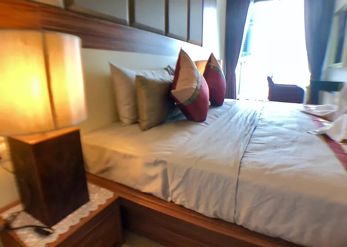 City Center Close Nightbazaar Luxury Condo